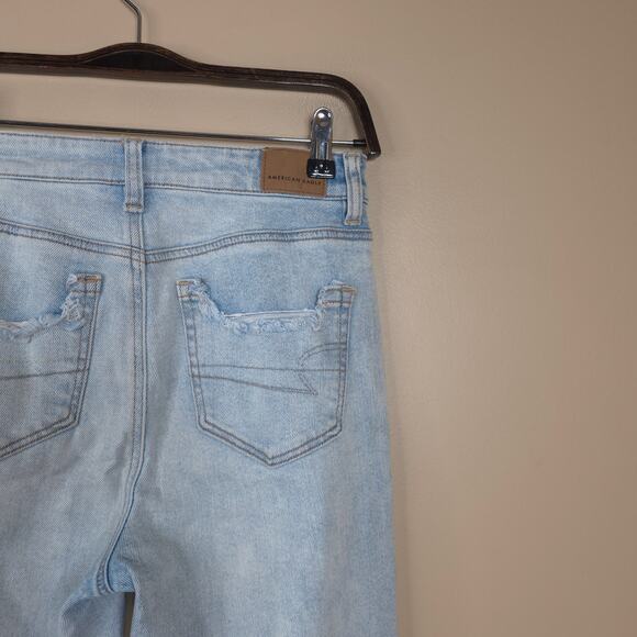 American Eagle High Rise Mom Jean Light Wash Denim Distressed Size 0 - Picture 7 of 11